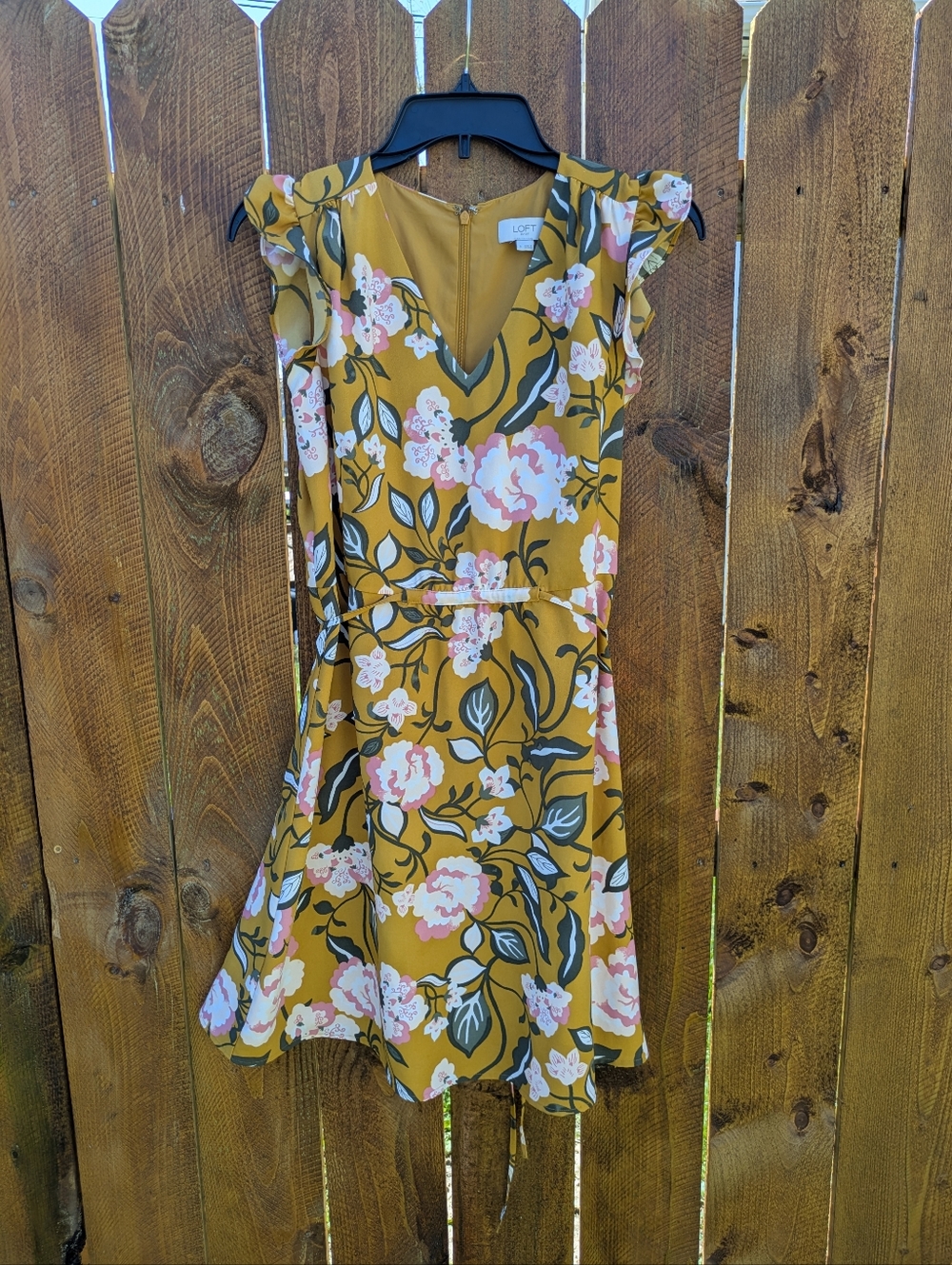 Loft Floral Dress With Flutter Sleeves Size Small